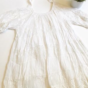 Off-shoulder dress with lace embroidery